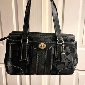 SOLD DONT CHECK OUT COACH Vintage Black Hampton Caryall Signature C Satchel